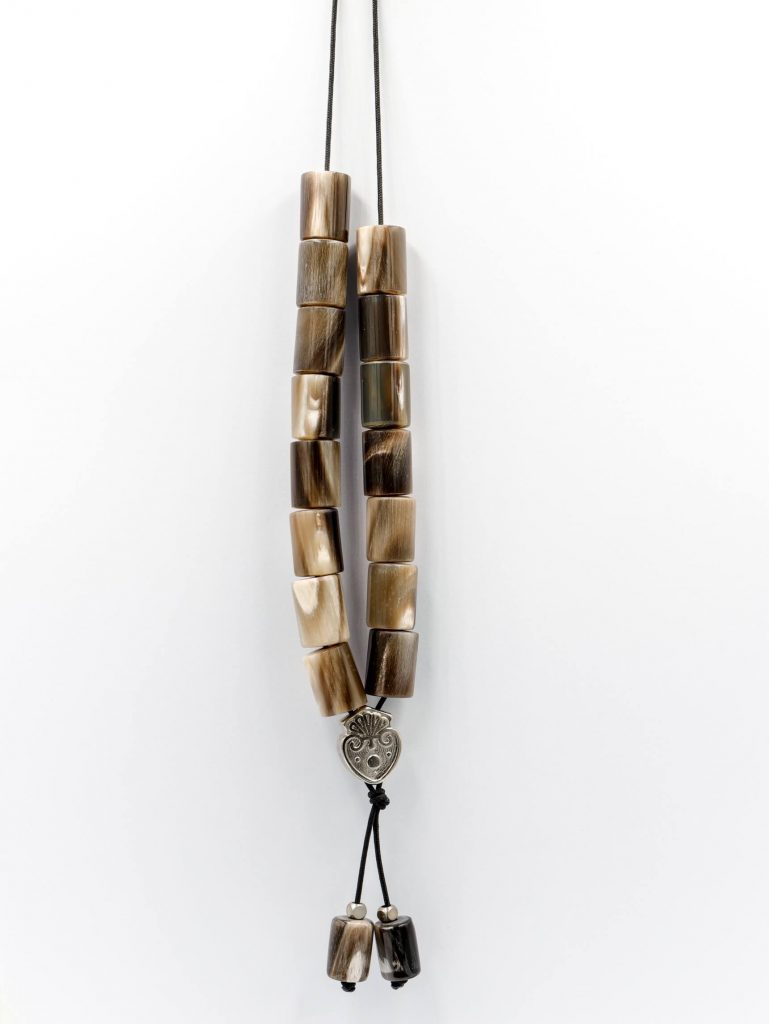 K1328 ΚΟΜΠΟΛΟΓΙΑ ΜΕ ΗΜΙΠΟΛΥΤΙΜΕΣ ΠΕΤΡΕΣ