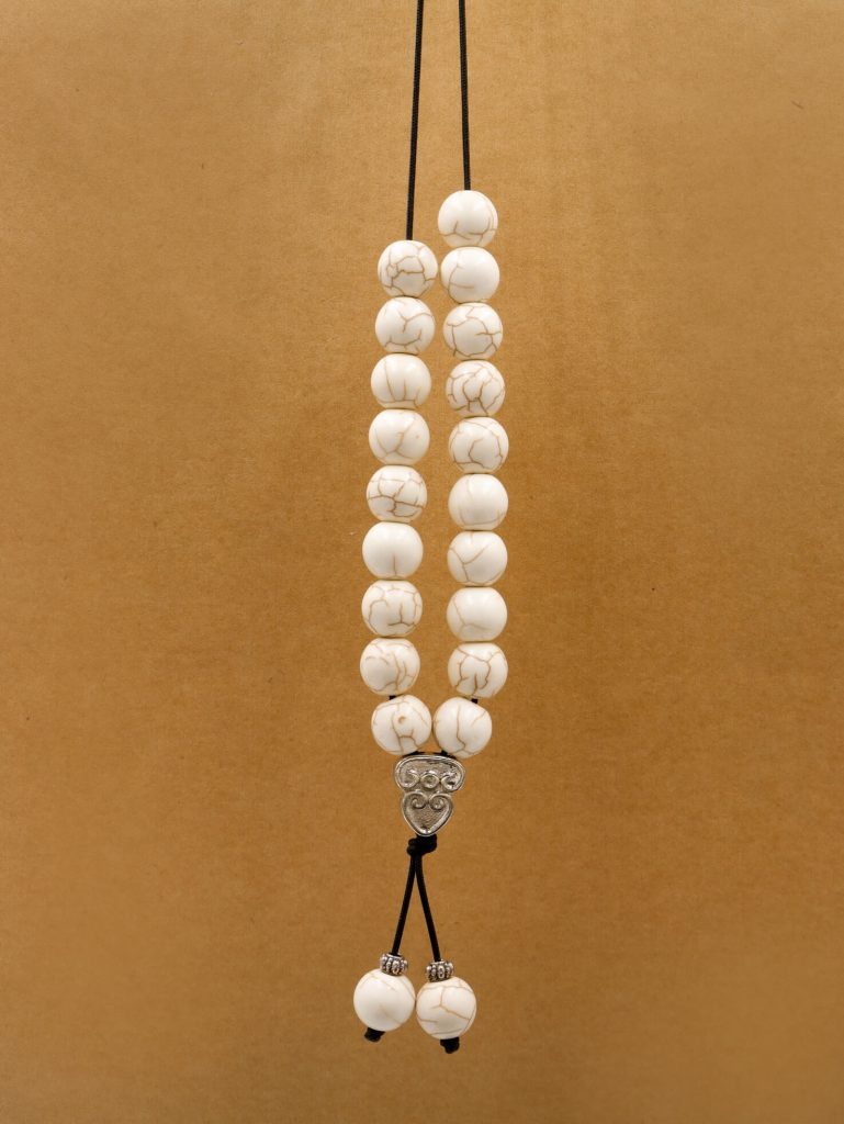 K1144 ΚΟΜΠΟΛΟΓΙΑ ΜΕ ΗΜΙΠΟΛΥΤΙΜΕΣ ΠΕΤΡΕΣ