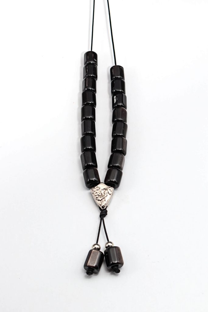 K1225 ΚΟΜΠΟΛΟΓΙΑ ΜΕ ΗΜΙΠΟΛΥΤΙΜΕΣ ΠΕΤΡΕΣ